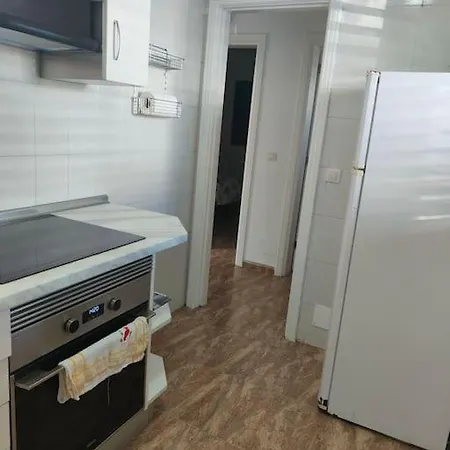 Casa De Leon. Barbacoa Y Garaje Privado. *