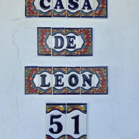 Casa De Leon. Barbacoa Y Garaje Privado. *
