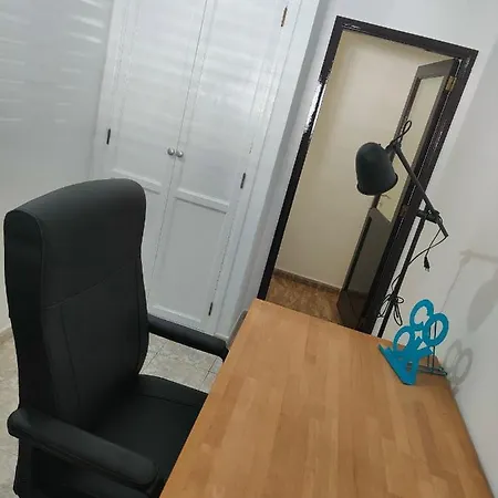 Casa De Leon. Barbacoa Y Garaje Privado.